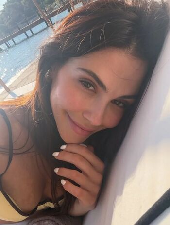 Dilara Aksรผyek