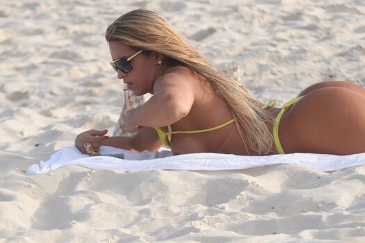 Full leaked Flagras em praia private onlyfans photo