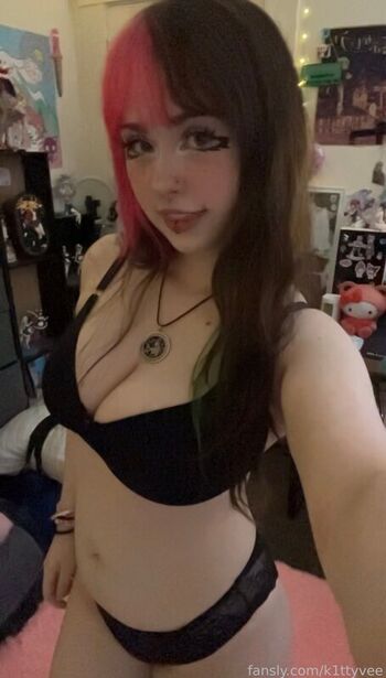 Full leaked Kttyvee page private onlyfans photo