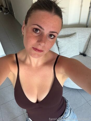 MillieNextDoor
